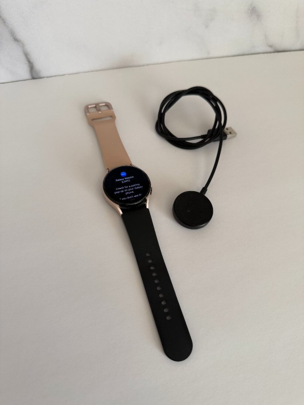 Samsung Galaxy Watch4 40mm Rose Gold Smartwatch SM-R860 Bluetooth + OEM Charger